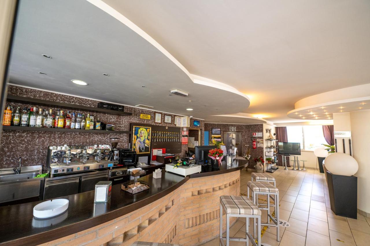 Di Matteo Hotel Roseto Degli Abruzzi Eksteriør billede