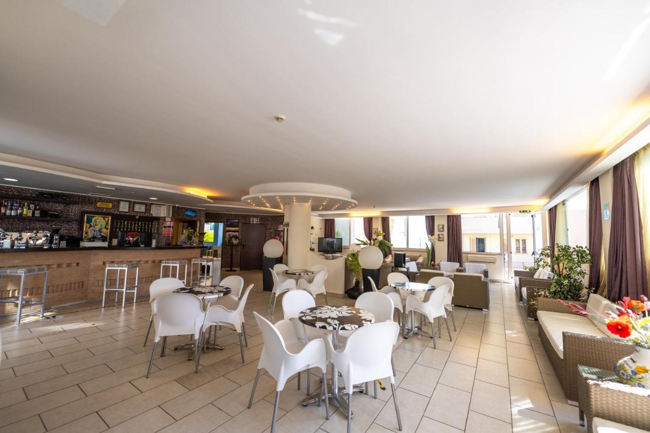 Di Matteo Hotel Roseto Degli Abruzzi Eksteriør billede