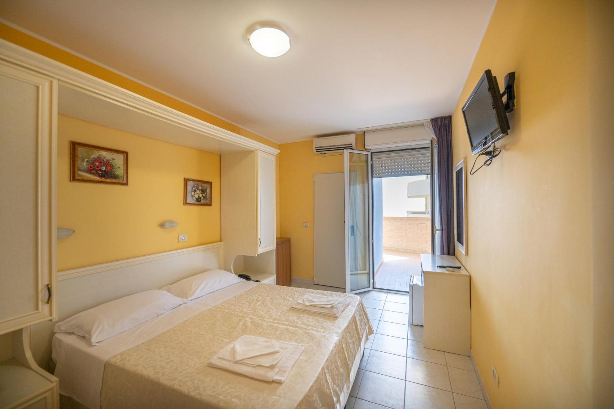 Di Matteo Hotel Roseto Degli Abruzzi Eksteriør billede