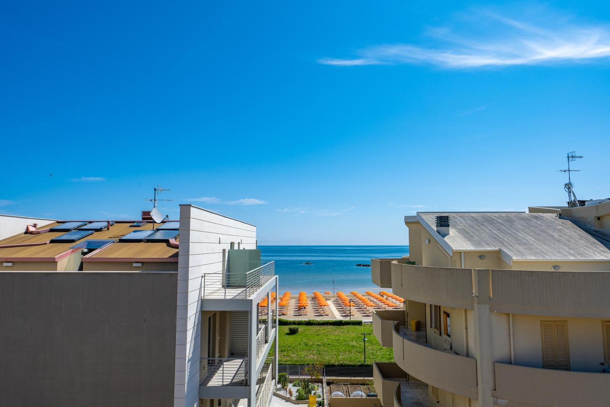 Di Matteo Hotel Roseto Degli Abruzzi Eksteriør billede
